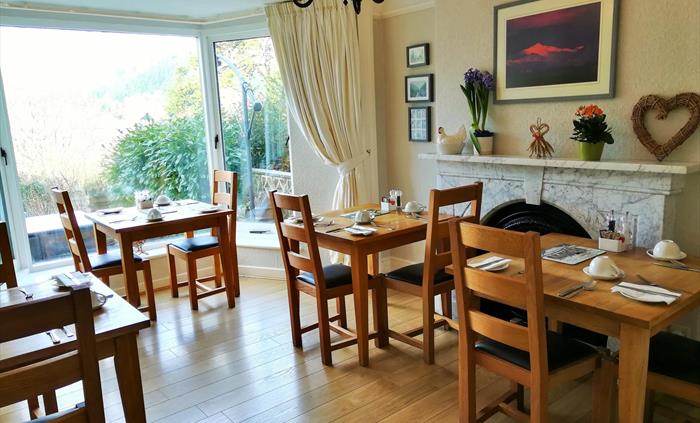 Breakfast Room 2